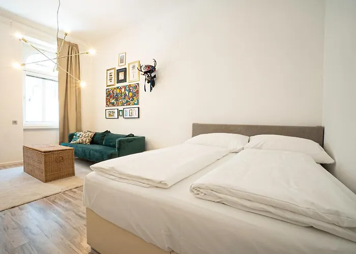 2-room On The First Floor With Designer Renovation. Exit To The Courtyard. 15 Minutes To Schloss Schoenbrunn Apartamento *